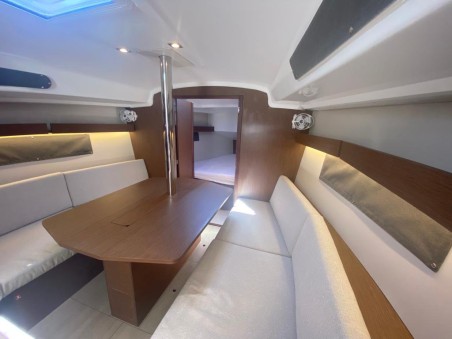 Beneteau Oceanis 34.1 | Yacht Charter Italy | Travelboat