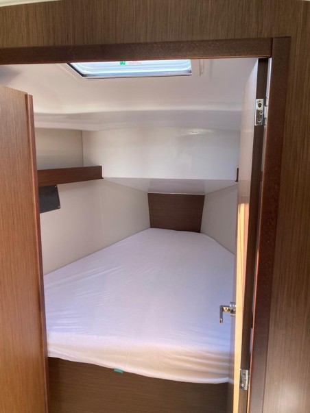 Beneteau Oceanis 34.1 | Yacht Charter Italy | Travelboat