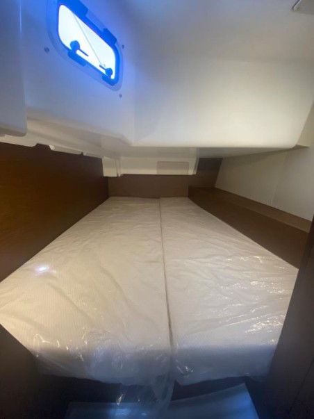 Beneteau Oceanis 34.1 | Yacht Charter Italy | Travelboat