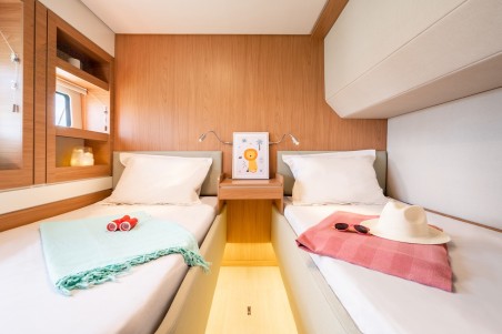 Catana Group Bali 5.4 - 5 + 2 cab Mastermind