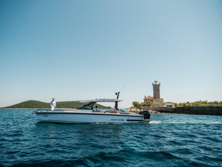 Axopar Axopar 37 Sun Top Axopar 37