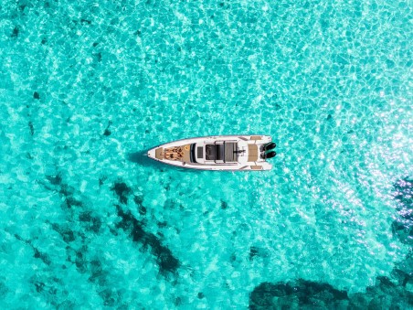 Axopar Axopar 37 Sun Top Axopar 37