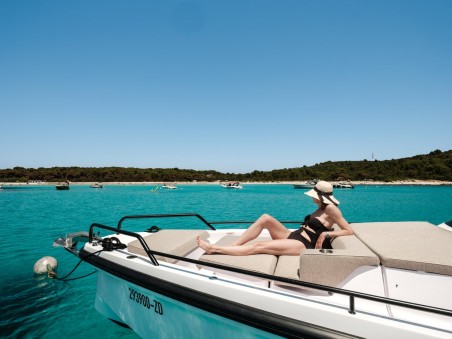 Axopar Axopar 37 Sun Top Axopar 37