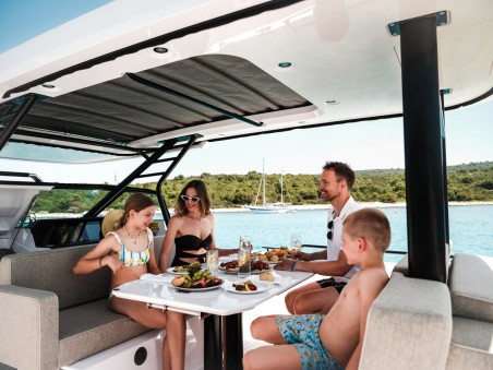 Axopar Axopar 37 Sun Top Axopar 37