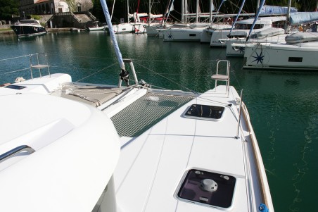 Lagoon-Bénéteau Lagoon 40 - 3 + 2 cab The Dove
