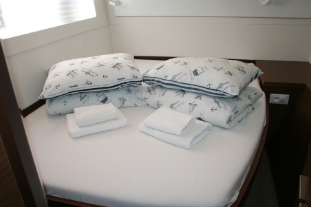 Lagoon-Bénéteau Lagoon 40 - 3 + 2 cab The Dove