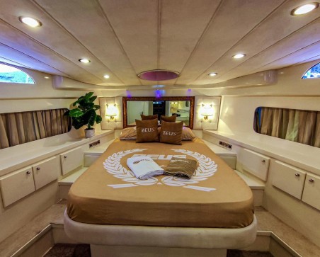 Leopard Catamarans / Robertson & Caine Zeus Zeus