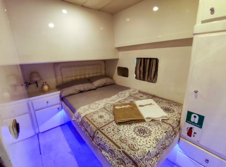 Leopard Catamarans / Robertson & Caine Zeus Zeus