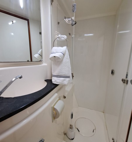 Leopard Catamarans / Robertson & Caine Leopard 48 - 4 + 1 cab. Southern Cross