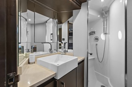 Marquis Yachts Marquis 720 Flybridge After Parr T