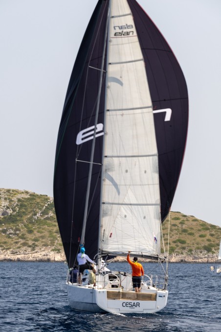 Elan Marine Elan E4 Cesar