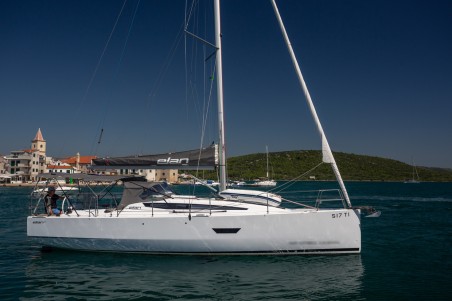 Elan E4 | Yacht Charter Croatia | Travelboat