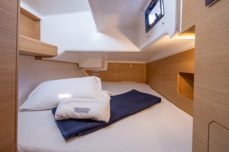 Elan E4 | Yacht Charter Croatia | Travelboat