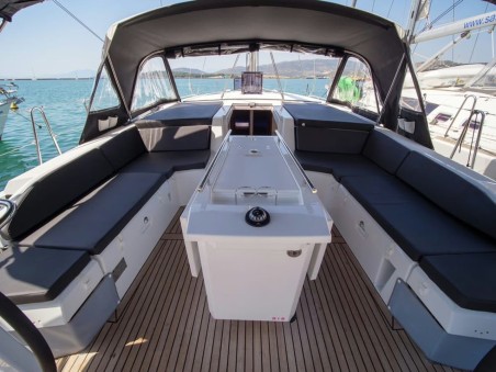 Oceanis 46.1 Layla | Yacht Charter Greece | Travelboat