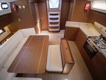 Oceanis 46.1 Layla | Yacht Charter Greece | Travelboat