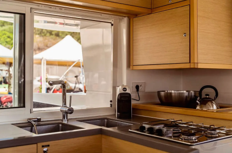 Lagoon-Bénéteau Lagoon 450 F - 4 + 1 cab. Emoseaon