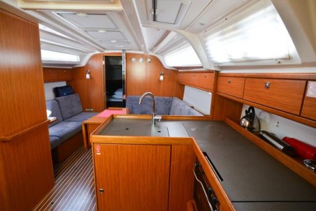Bavaria Yachtbau Bavaria Cruiser 37 - 3 cab. Kedi