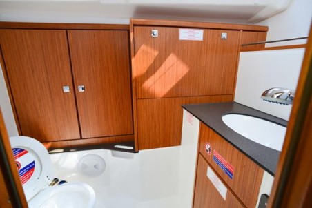 Bavaria Yachtbau Bavaria Cruiser 37 - 3 cab. Kedi