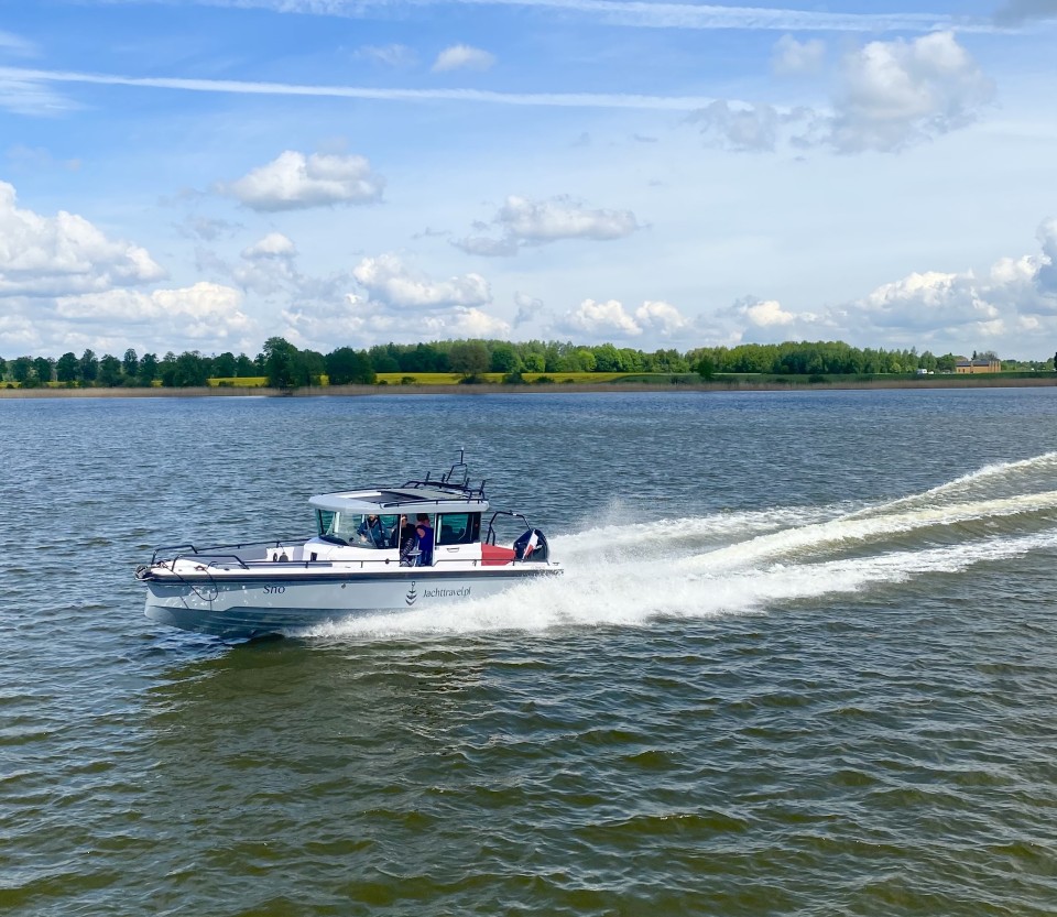 Axopar 28 Cabin Brabus Line SNO