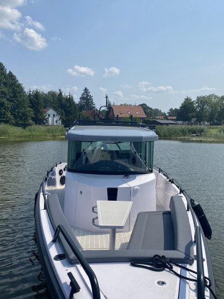 Axopar 28 Cabin Brabus Line SNO