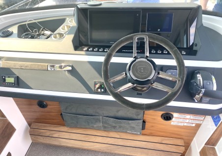 Axopar 28 Cabin Brabus Line SNO