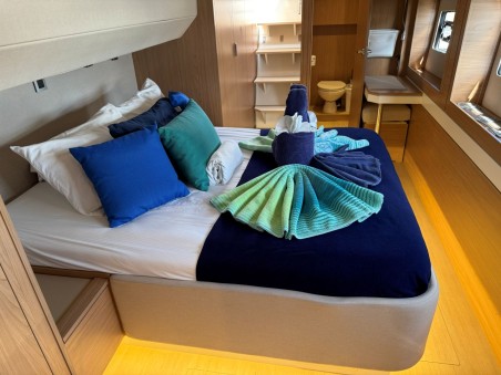 Bali 5.4 - 5 + 2 cab | Yacht Charter British Virgin Islands | Travelboat