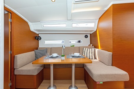 Jeanneau Sun Odyssey 410 | Yacht Charter Greece | Travelboat