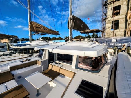 Bali 4.4 - 4 + 2 cab. | Yacht Charter Bahamas | Travelboat