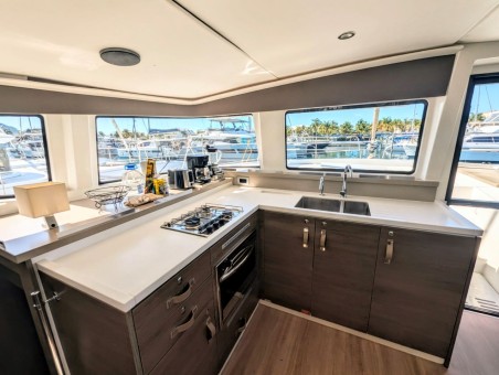 Catana Group Bali 4.4 - 4 + 2 cab. SAGA