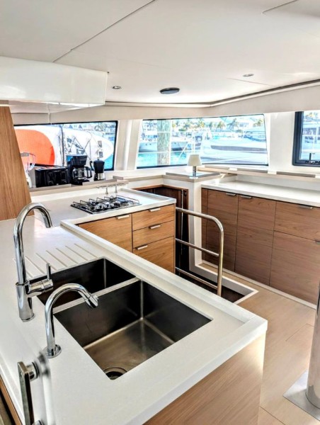 Catana Group Bali 4.6 - 5 + 2 cab. STAR VOYAGER