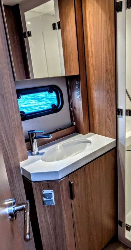 Catana Group Bali 4.6 - 5 + 2 cab. STAR VOYAGER