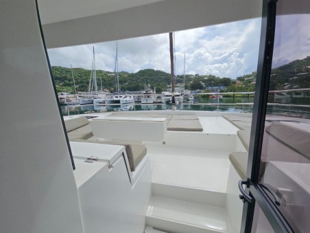 Bali 4.8 | Czarter jachtu Karaiby | Travelboat