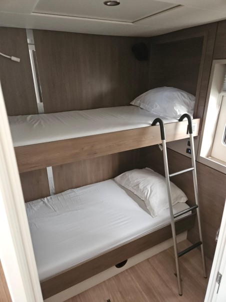 Bali 4.8 | Czarter jachtu Karaiby | Travelboat