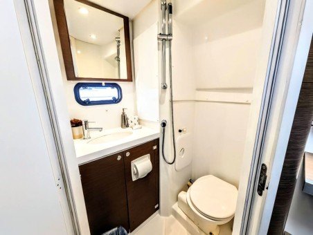 Bali 5.4 - 6 + 2 cab. | Yacht Charter Bahamas | Travelboat