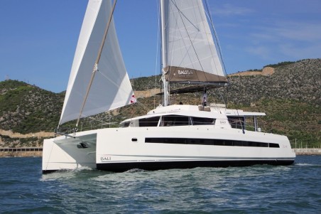 Bali 5.4 | Yacht Charter Greece | Travelboat