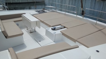 Bali 5.4 | Yacht Charter Greece | Travelboat