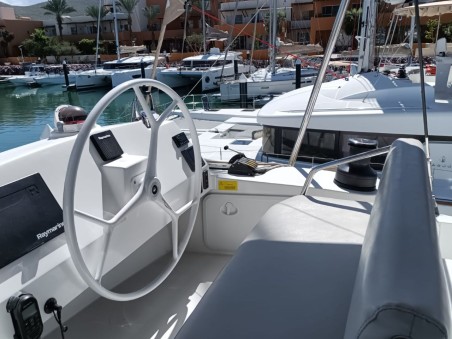 Catana Group Bali 5.4 - 6 + 2 cab. TULKAS