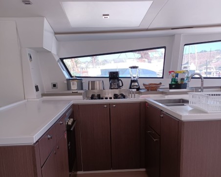 Catana Group Bali 5.4 - 6 + 2 cab. TULKAS