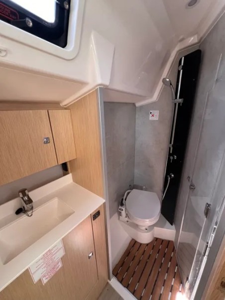 Bavaria Yachtbau Bavaria C38 Zala