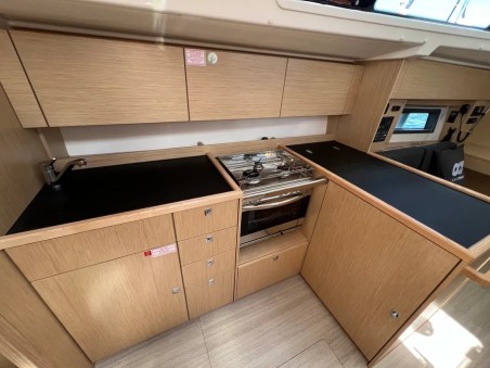 Bavaria Yachtbau Bavaria C38 Zala