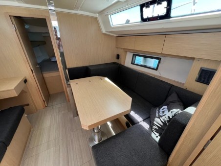 Bavaria Yachtbau Bavaria C38 Zala