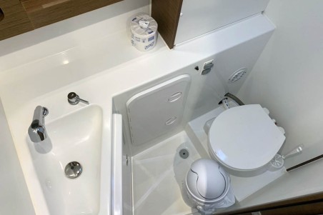 Lagoon-Bénéteau Lagoon 42 - 4 + 2 cab. Hulk