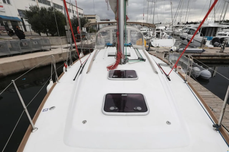 Oceanis 34 | Yacht Charter Croatia | Travelboat