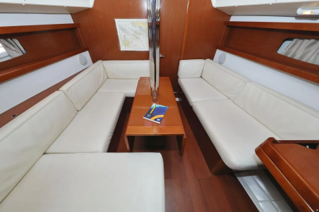 Oceanis 34 | Yacht Charter Croatia | Travelboat