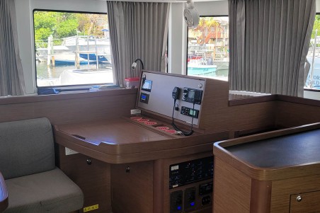 Lagoon 42 - 4 + 2 cab. | Yacht Charter Bahamas | Travelboat