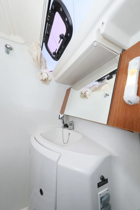 Oceanis 34 | Yacht Charter Croatia | Travelboat