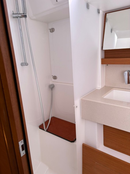 Dufour Yachts Dufour 470 - 4 + 1 cab. Chuck