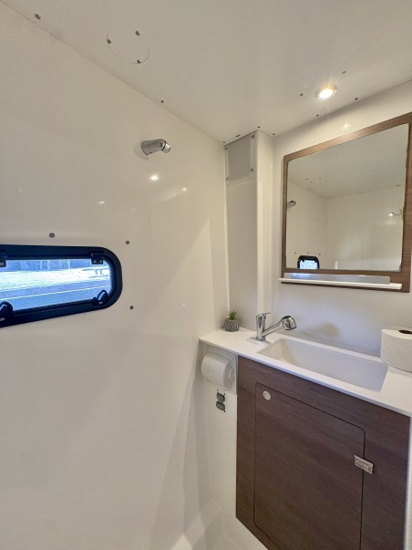 Catana Group Bali Catspace OW Morale Compass