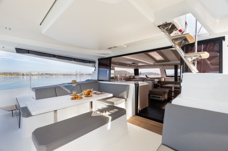 Fountaine Pajot Fountaine Pajot Elba 45 - 4 + 2 cab. Karina