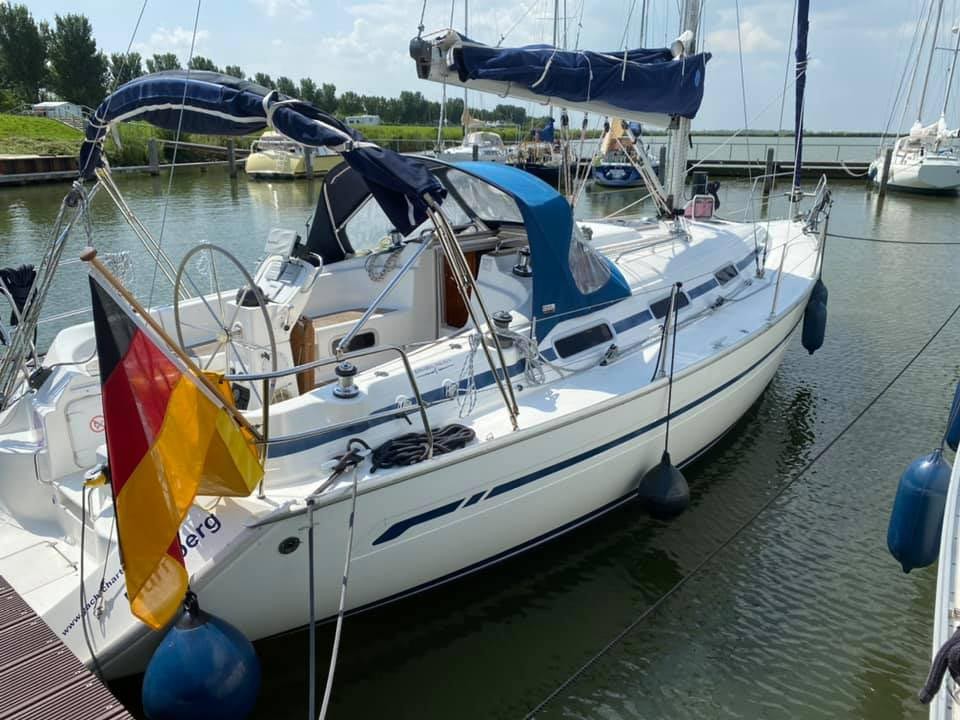 Bavaria 36 | Yacht Charter Netherlands | Travelboat